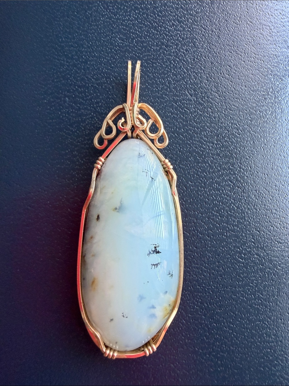 Elegant moss agate Pendant in Gold plate Wire